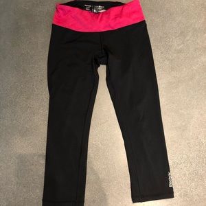 Reebok Capri Leggings XS Athletics Sports Yoga Lounge Workout